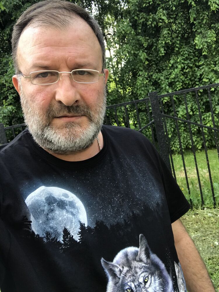  ,   Misha, 52 ,   ,   