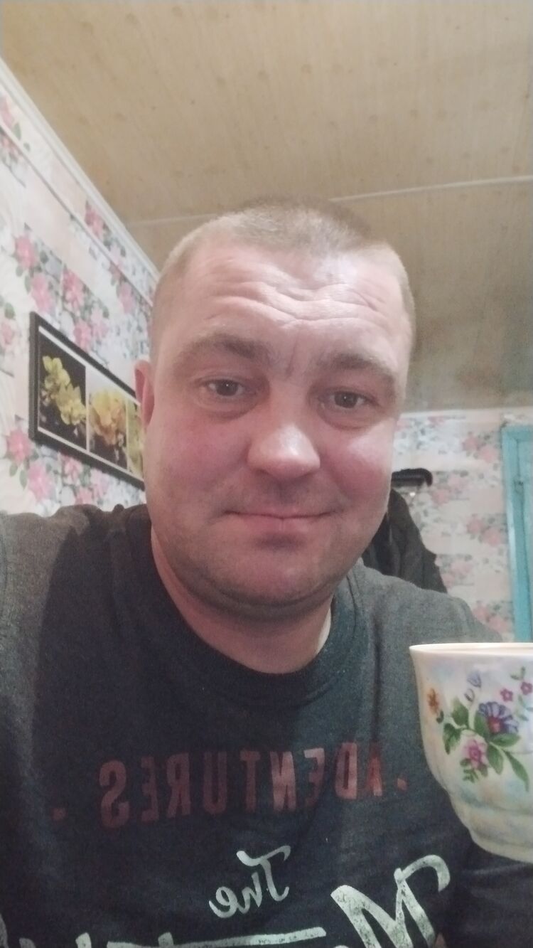  ,   Dima, 41 ,  