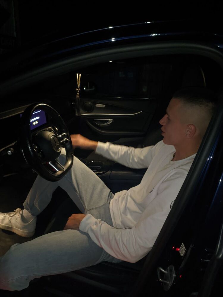  53387996  Daniil, 21 ,    