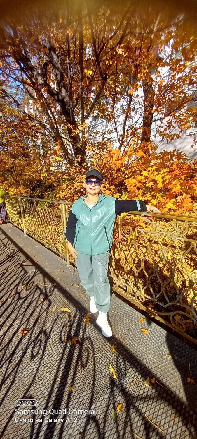  53929826  Valeria, 48 ,    