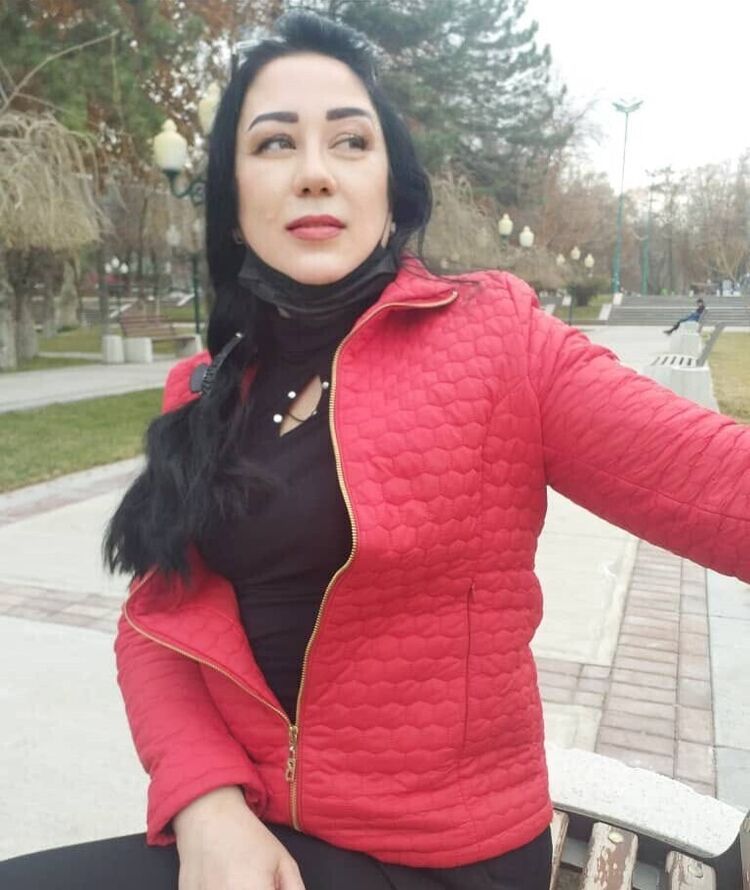  24038806  Irina, 48 ,    