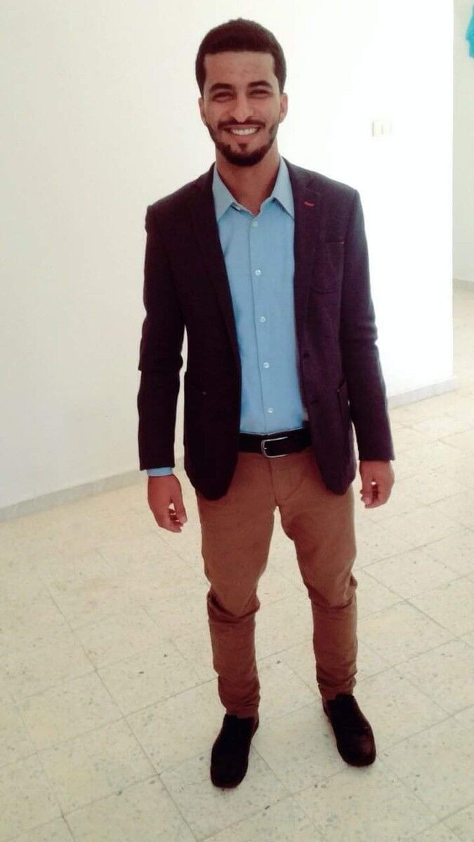  ,   Ghassen, 32 ,   ,   , c 