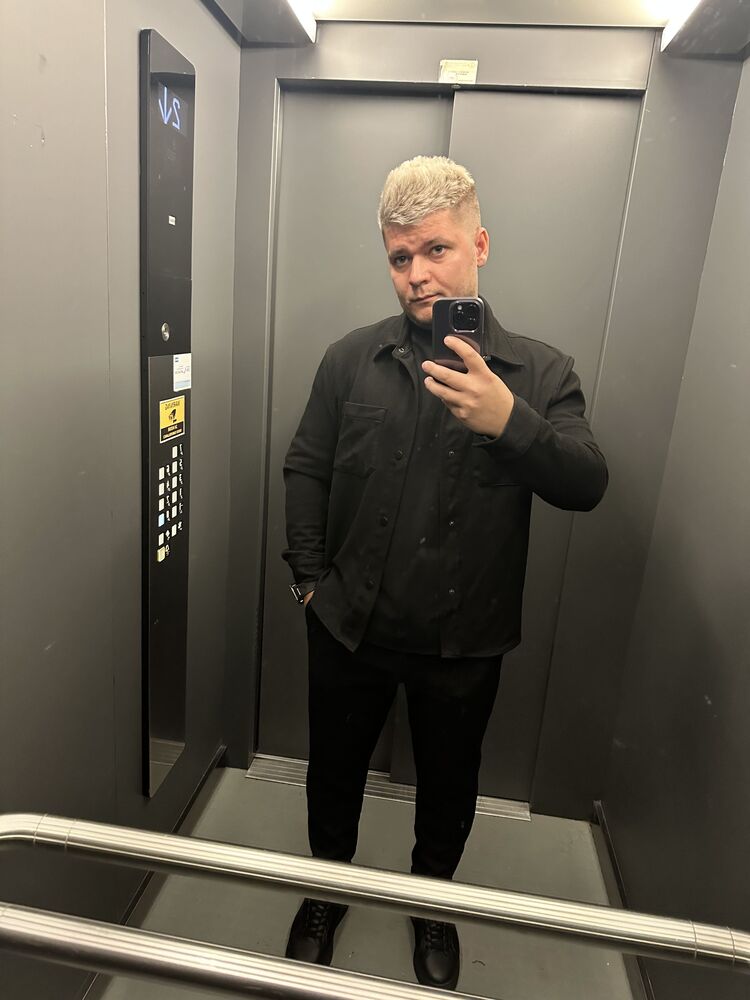  ,   Vladislav, 33 ,   ,   