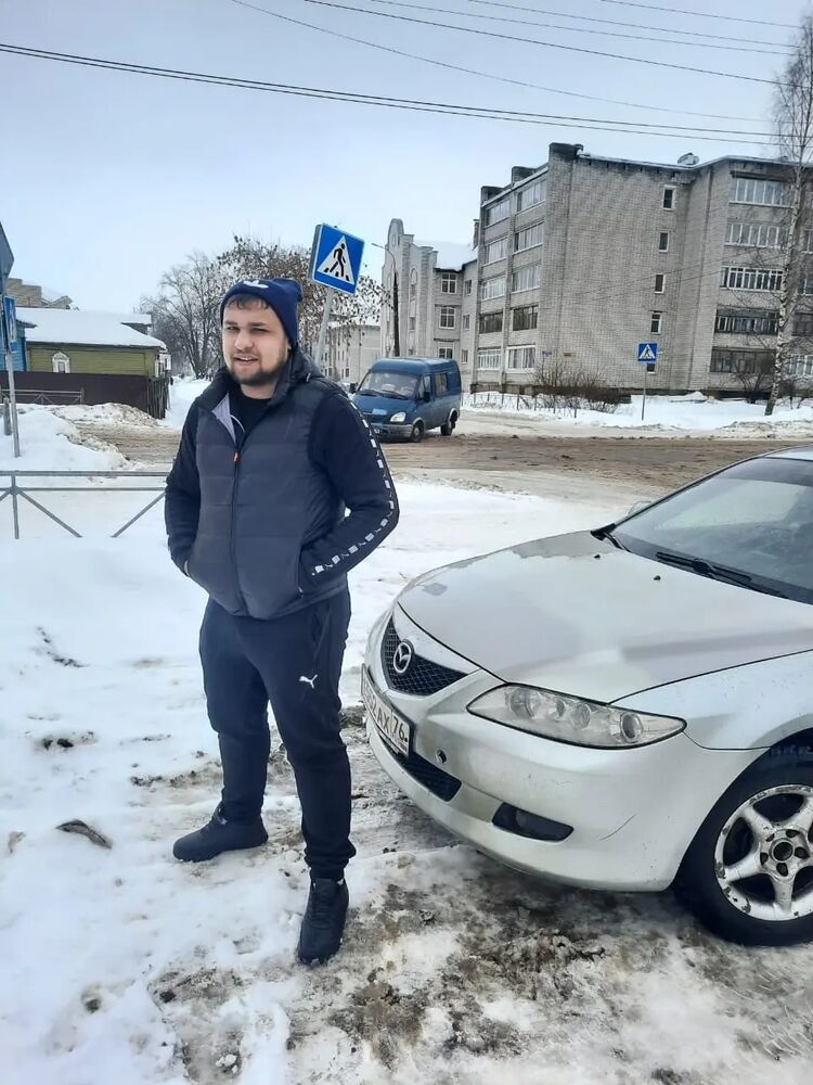  31637936  Pavel, 30 ,    