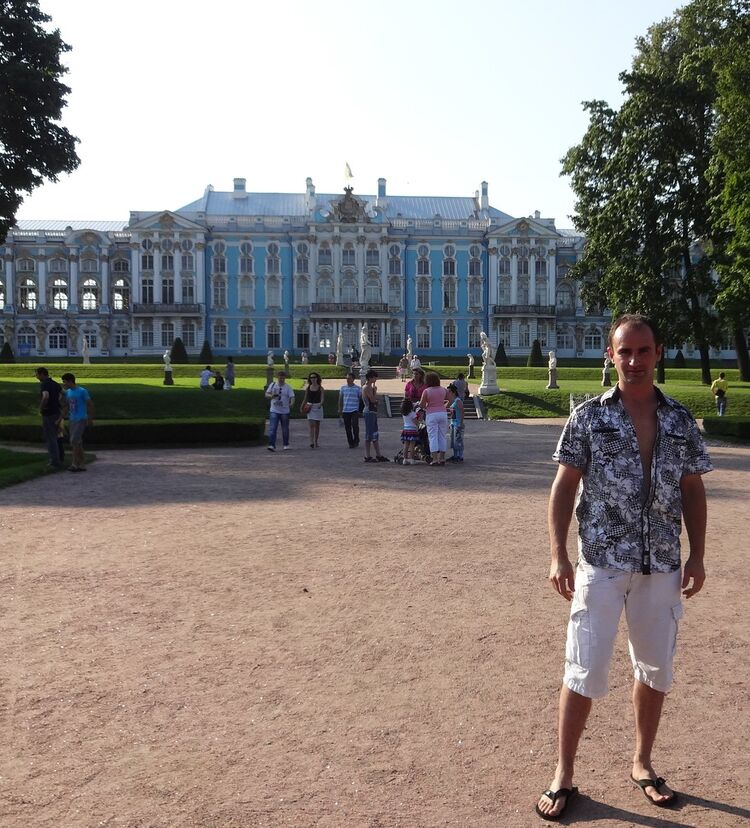  4535146  Viktor, 44 ,    