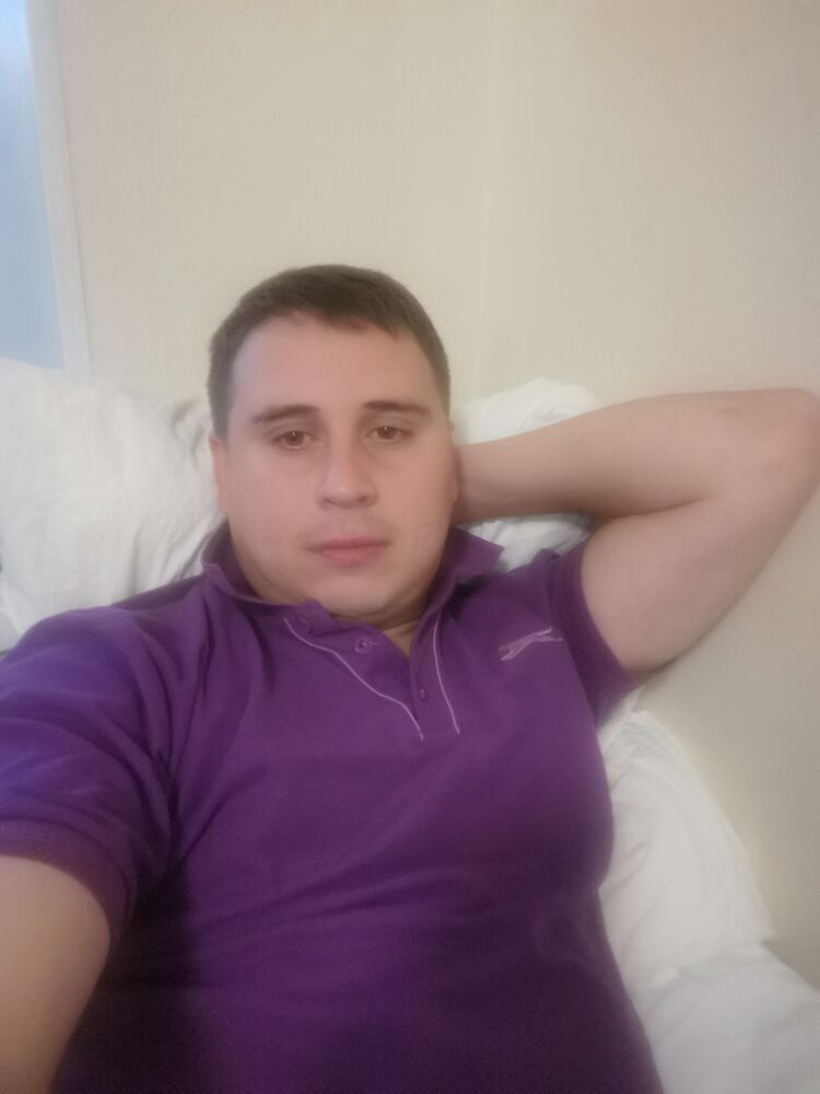  38117896  Denis, 35 ,    