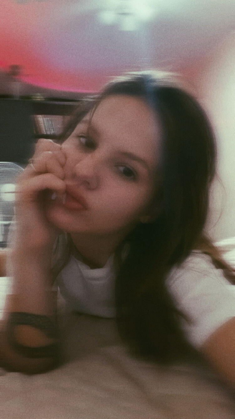  53297296  Olga, 19 ,    