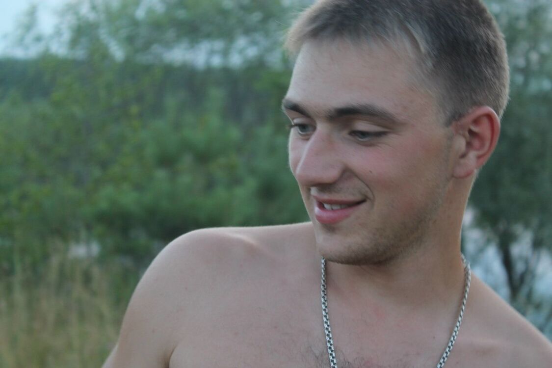  ,   Anton, 32 ,   ,   , c 