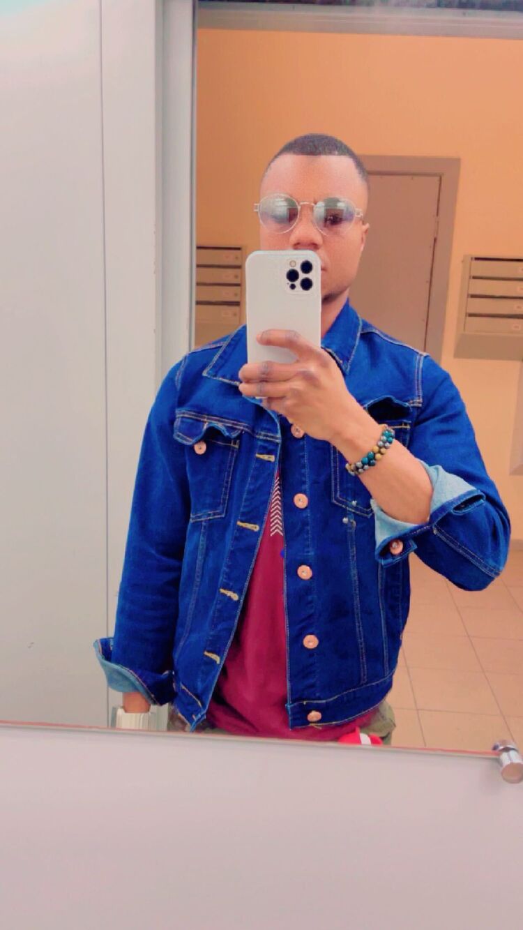  46974636  Daniel, 35 ,    