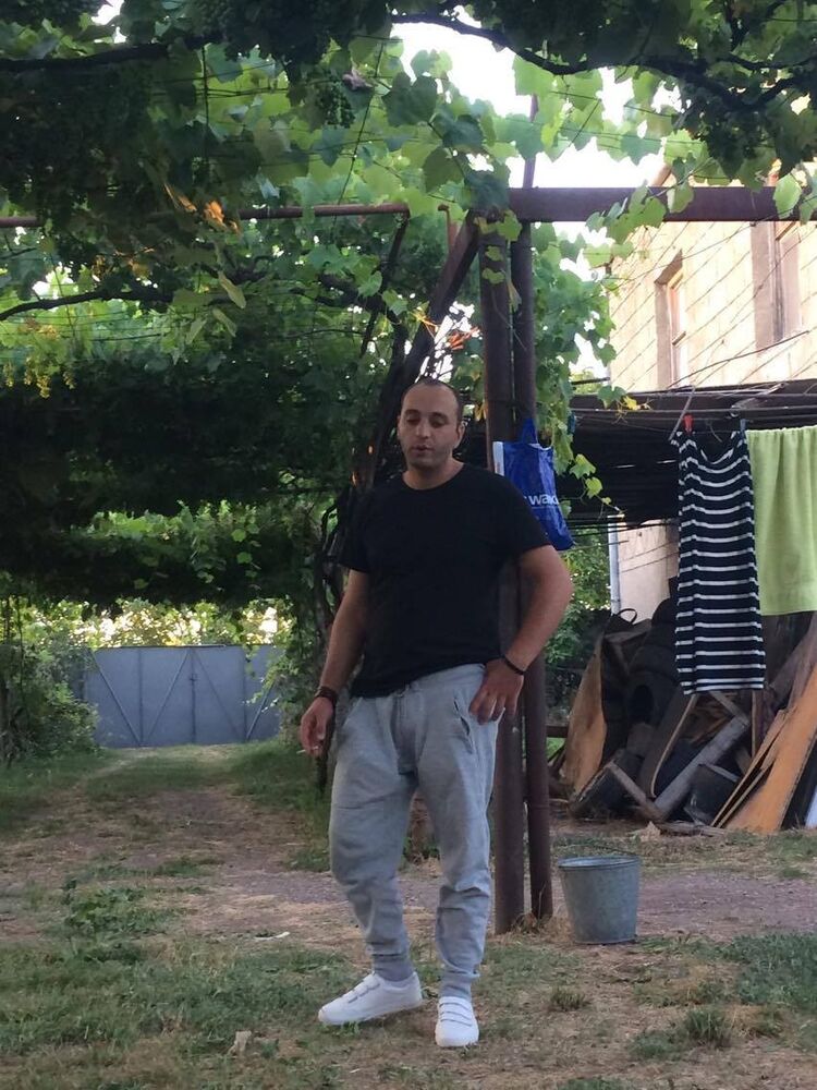  ,   Davit, 39 ,   ,   , c 