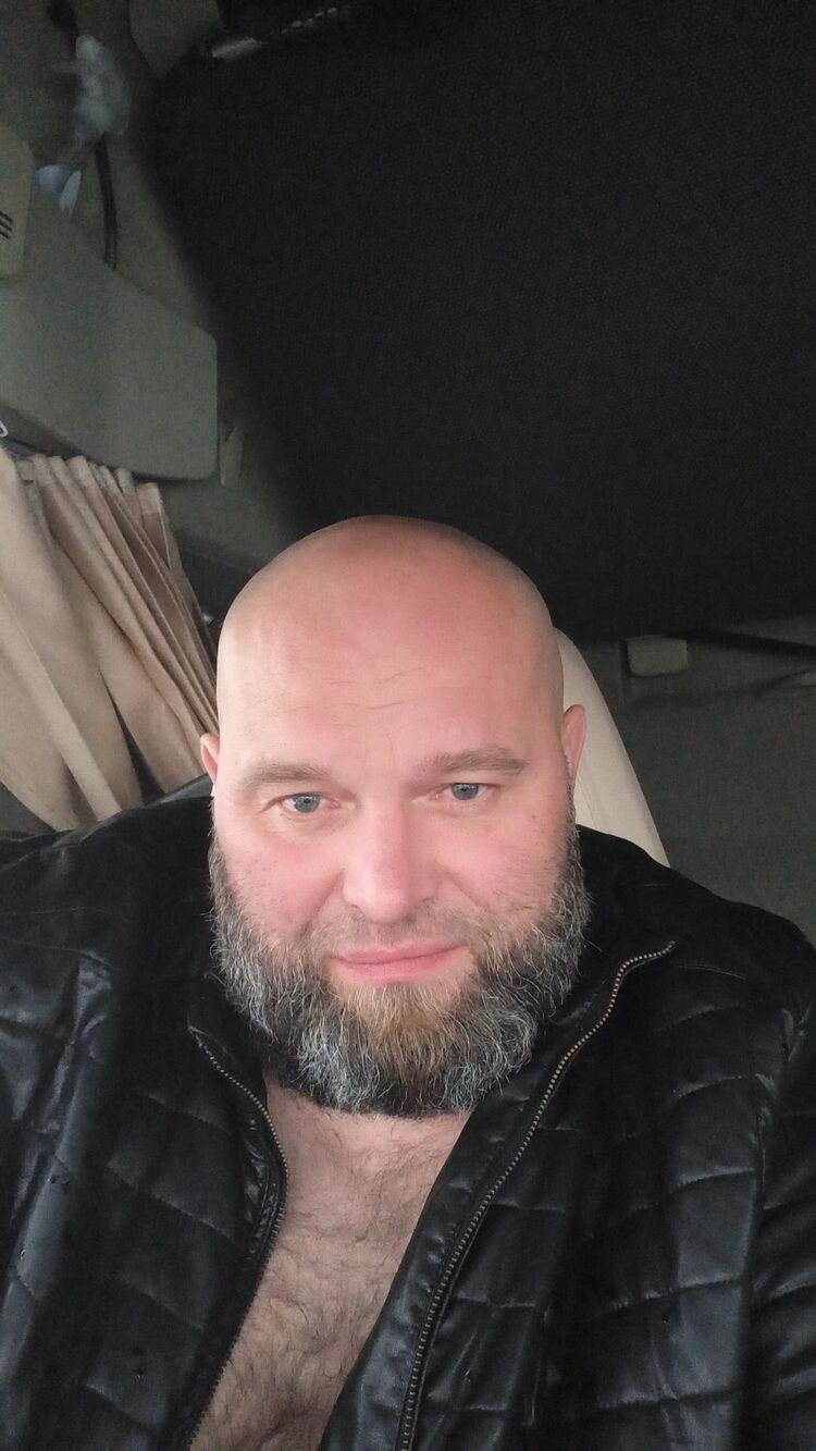  41883996  Sergei, 46 ,    