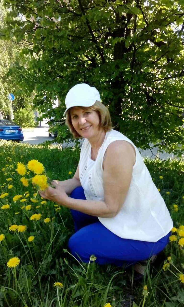  22940586  Lidia, 64 ,    