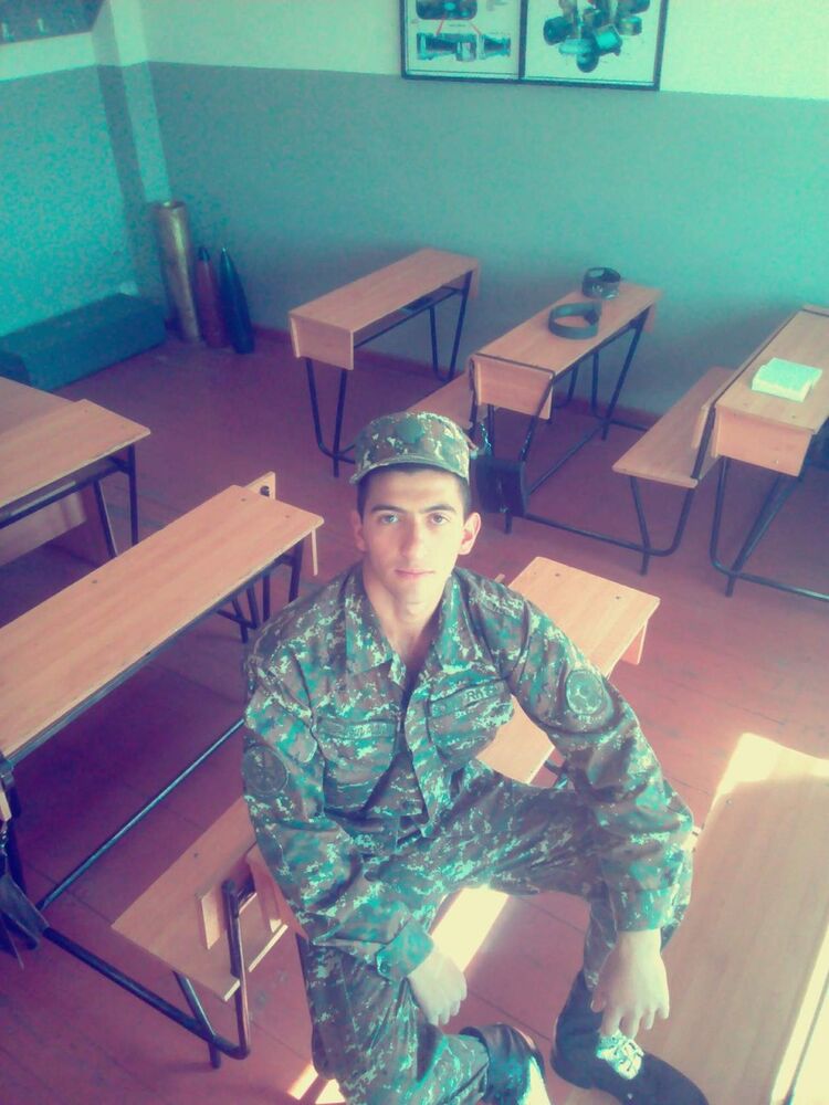  9176696  Gevorg, 29 ,    