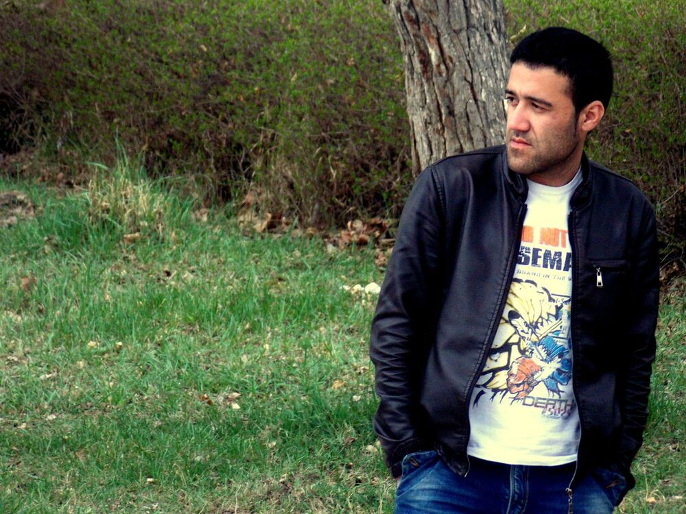  ,   Erash, 37 ,   