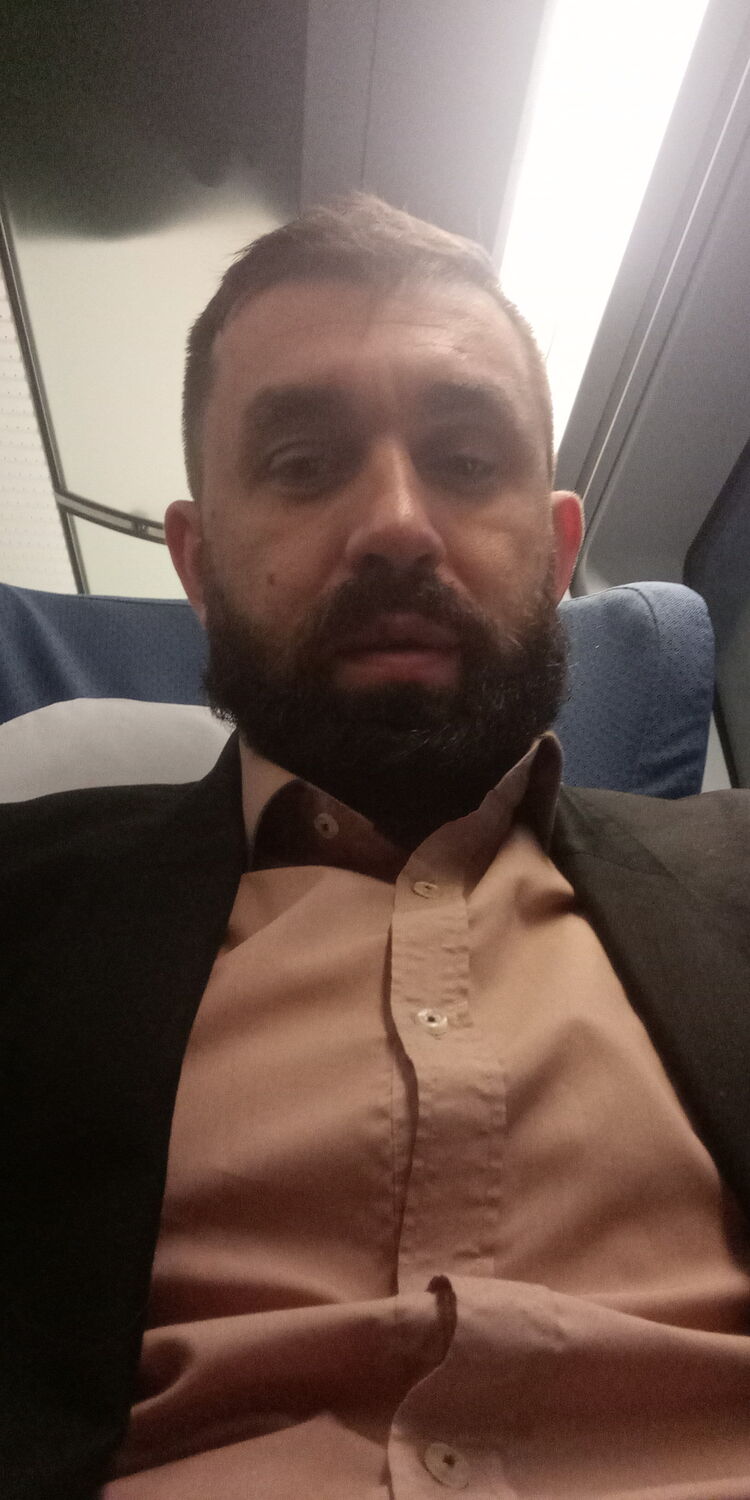  -,   Alexander, 45 ,     , c , 