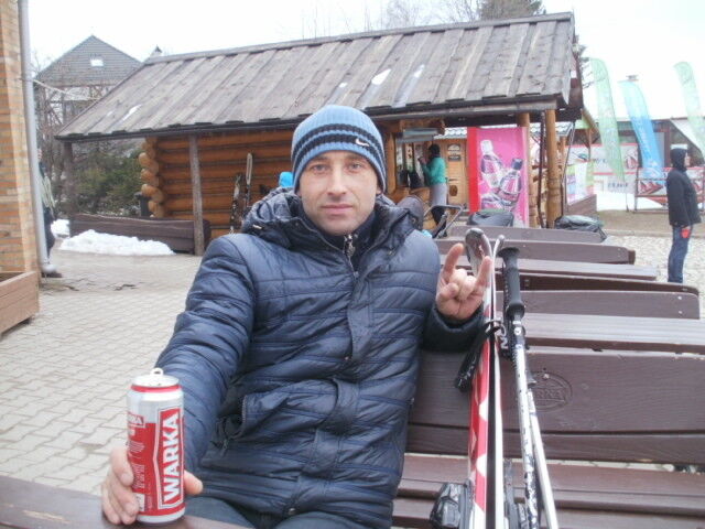 10935586  Igor, 46 ,    