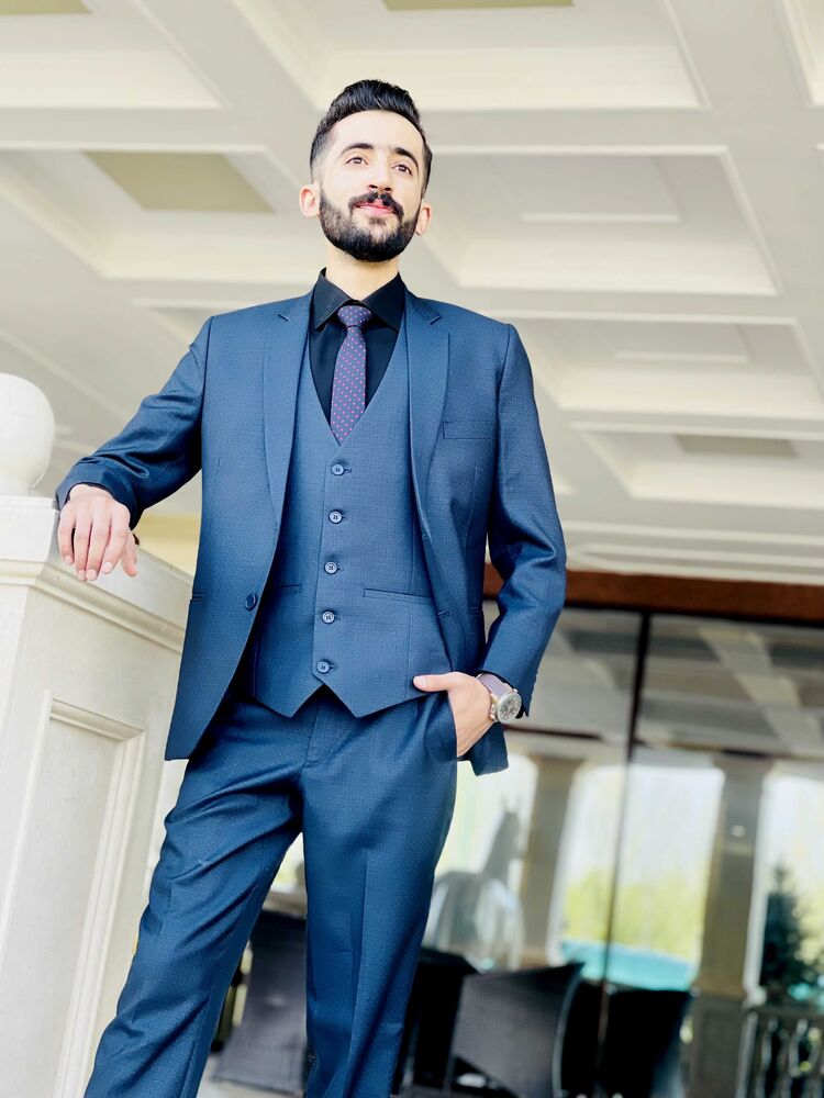  33928486  Khaan, 29 ,    