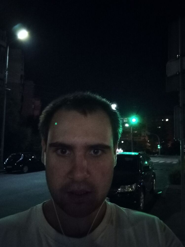  48133406  Peter Buttow, 25 ,    