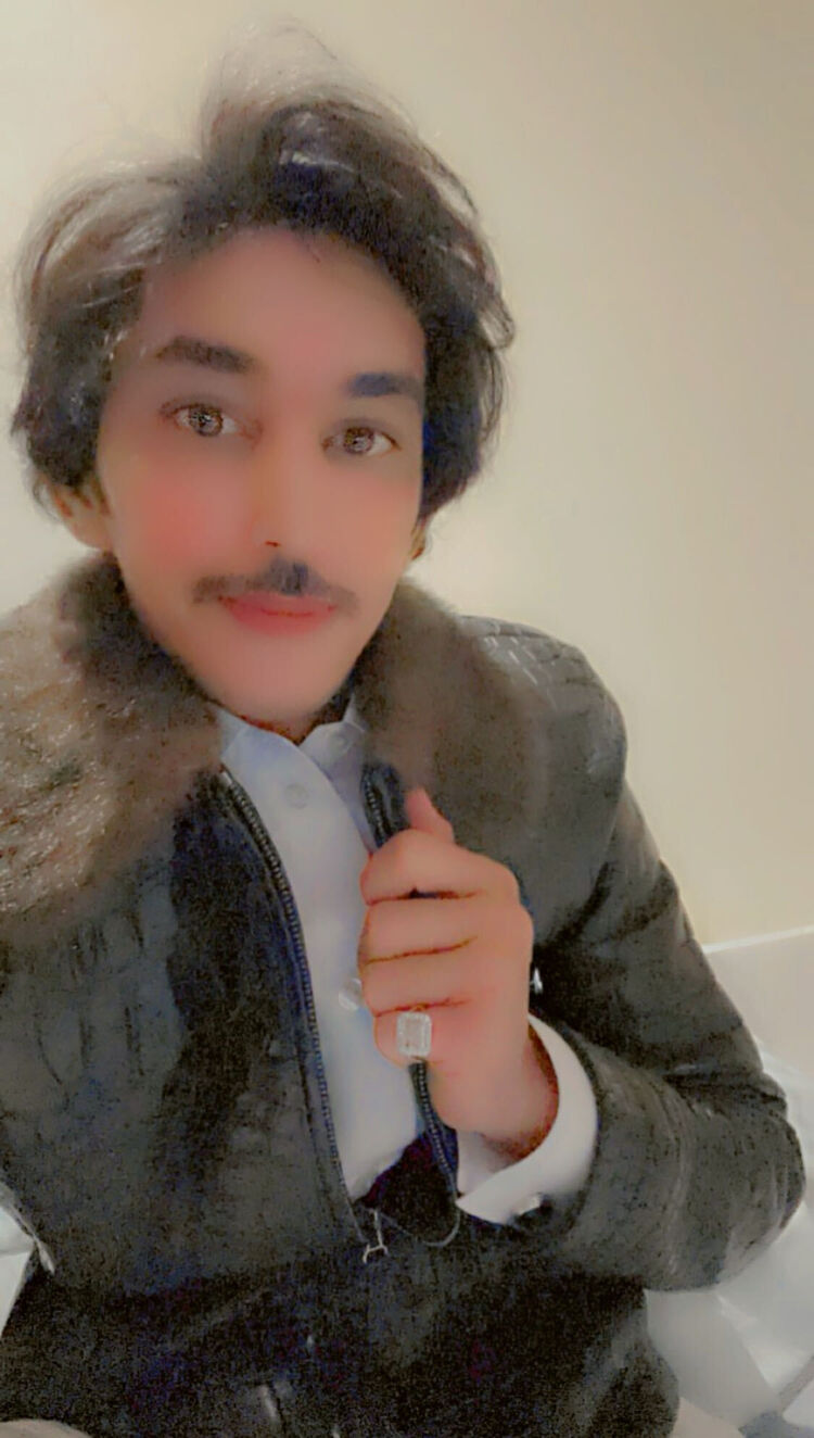  44560666  Saad, 31 ,    Half Moon Bay