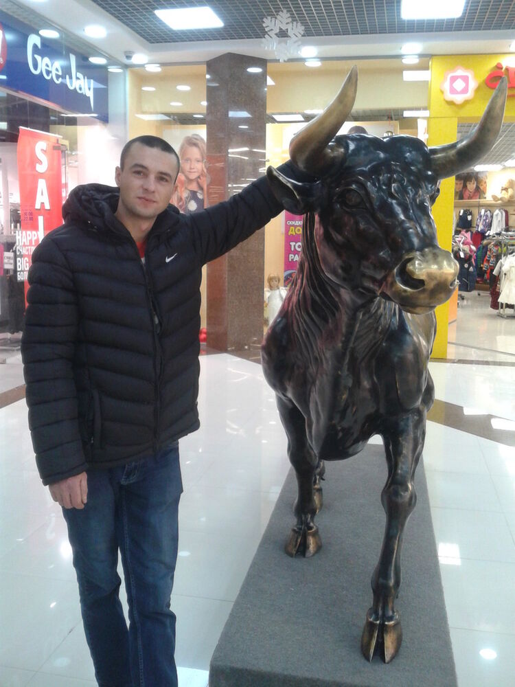  9880776  Victor, 35 ,    