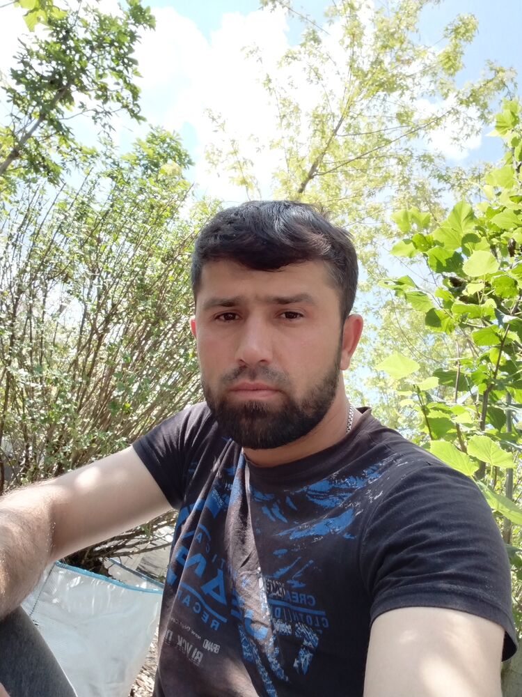  36699756  Abdulo, 35 ,    