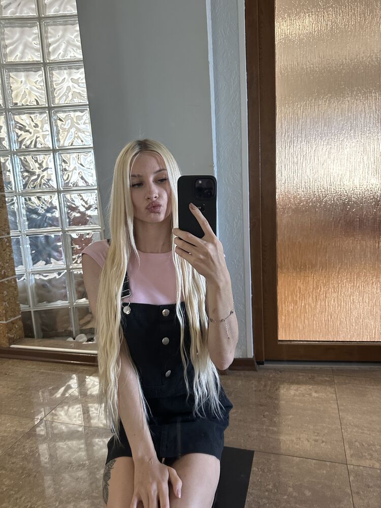  54015396  Anastasiia, 20 ,    