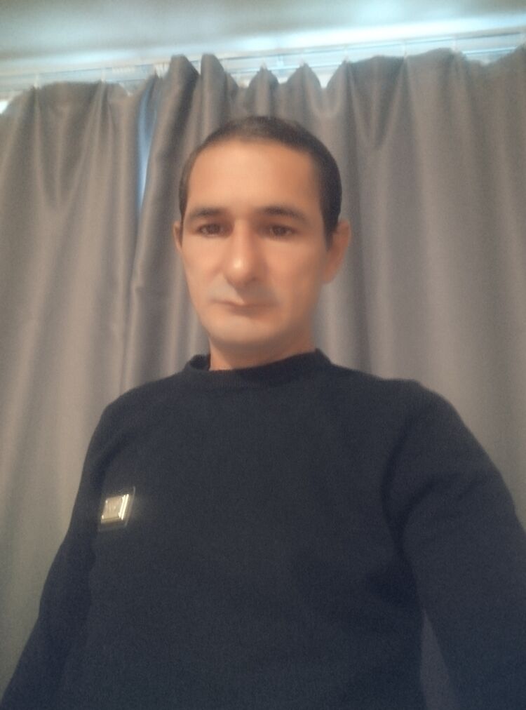  ,   Levon, 43 ,   ,   