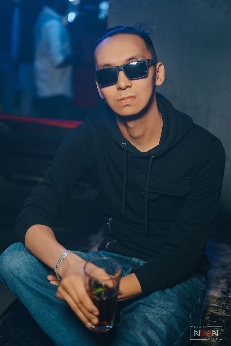  47668866  , 32 ,    