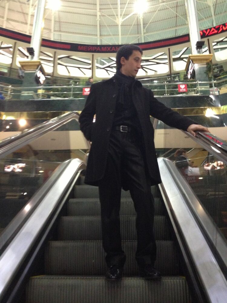  4258186  Yadgarjan, 42 ,    