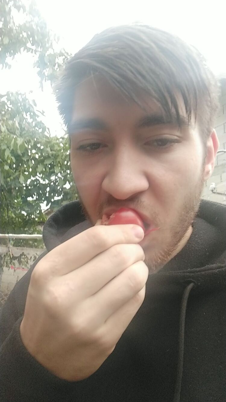  29615766  Daniel, 25 ,    