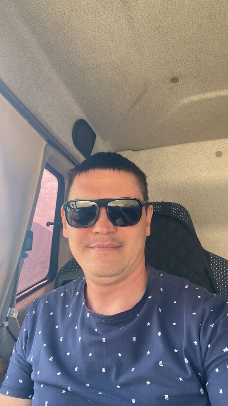  52410836  Rustem, 38 ,     