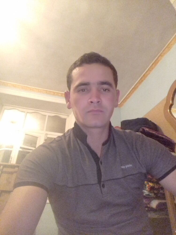  ,   Farrux, 32 ,   