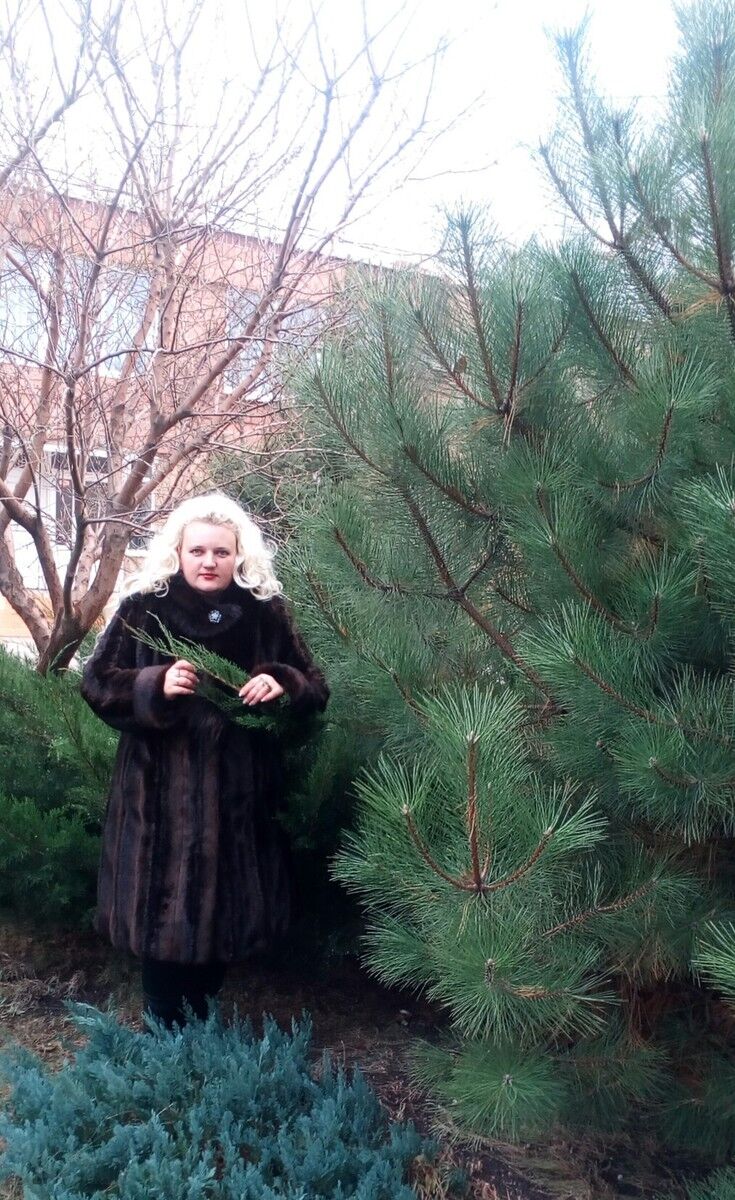  ,   Margo, 43 ,  