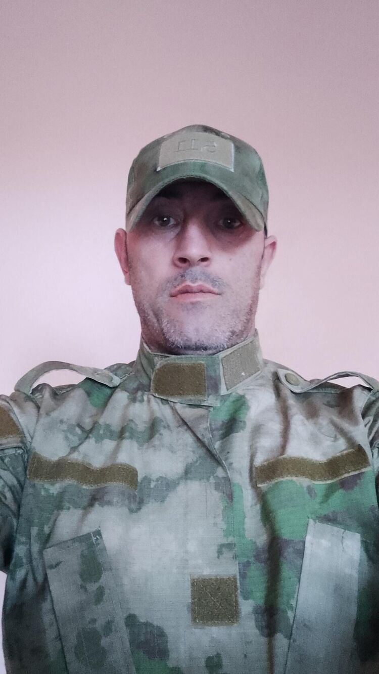  44308516  , 37 ,    