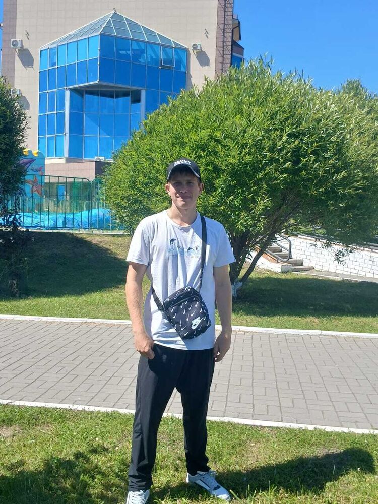  52705716  Dmitry, 26 ,    