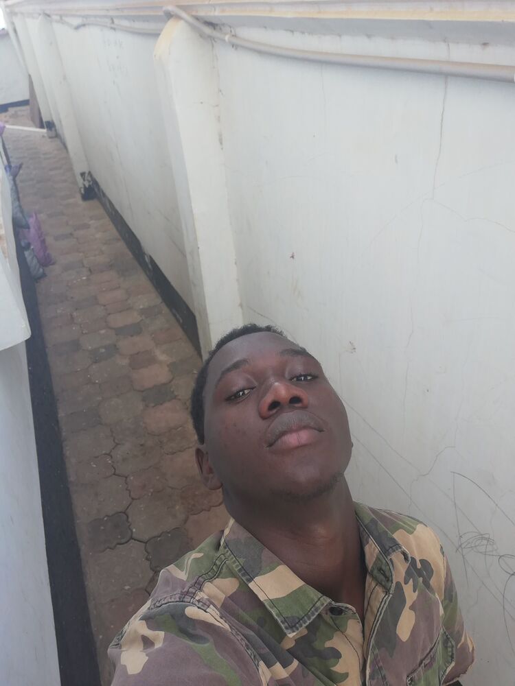  46284056  Modou, 20 ,    