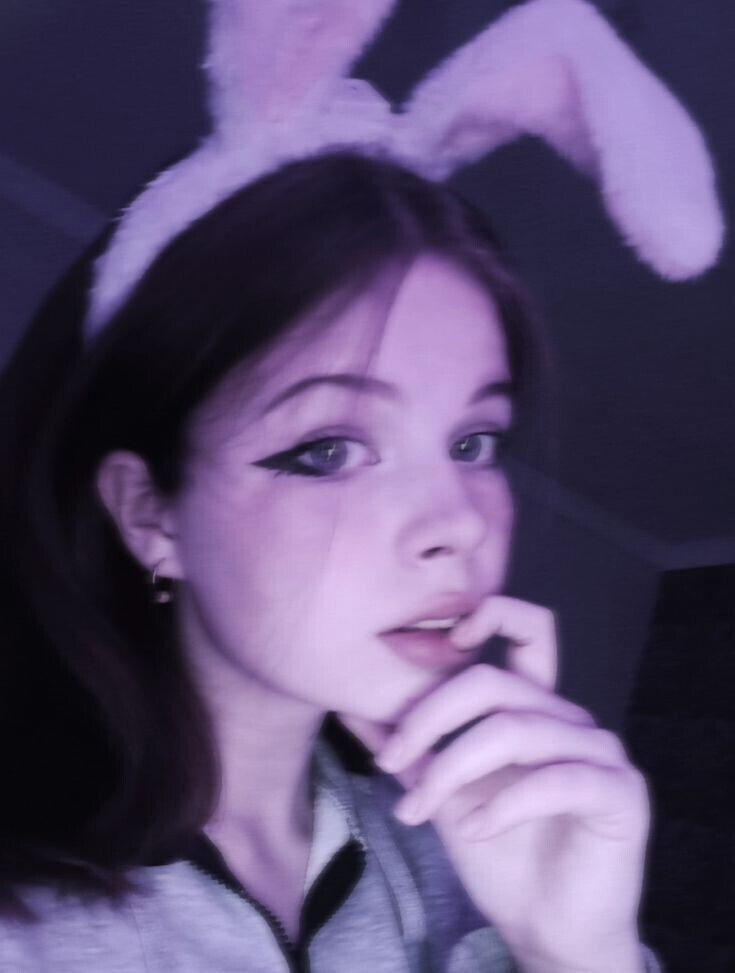  36828096  Emilia, 27 ,    -