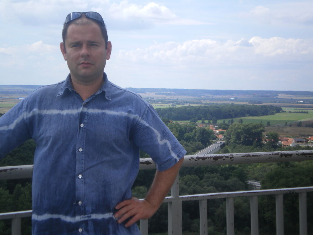  ,   Andrej, 52 ,     , c 