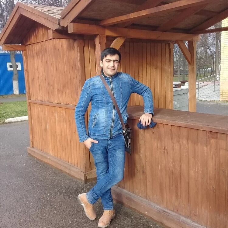  21176726  Timur, 32 ,     