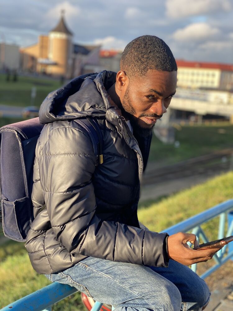  30567866  Charles, 27 ,    