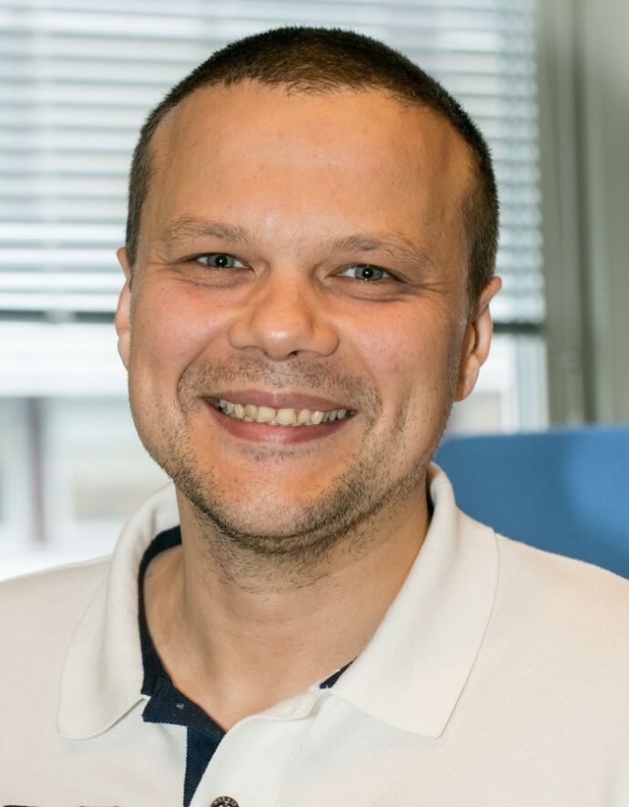  48535586  Swan, 49 ,    Malmoe