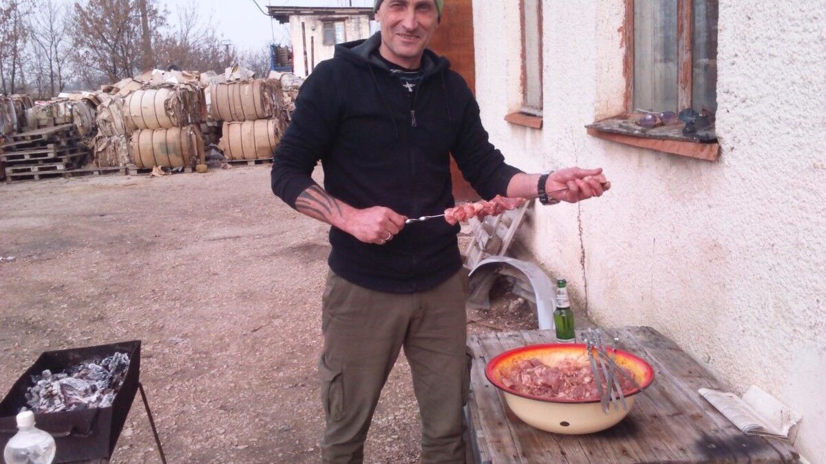  ,   Viktor, 57 ,     , c 