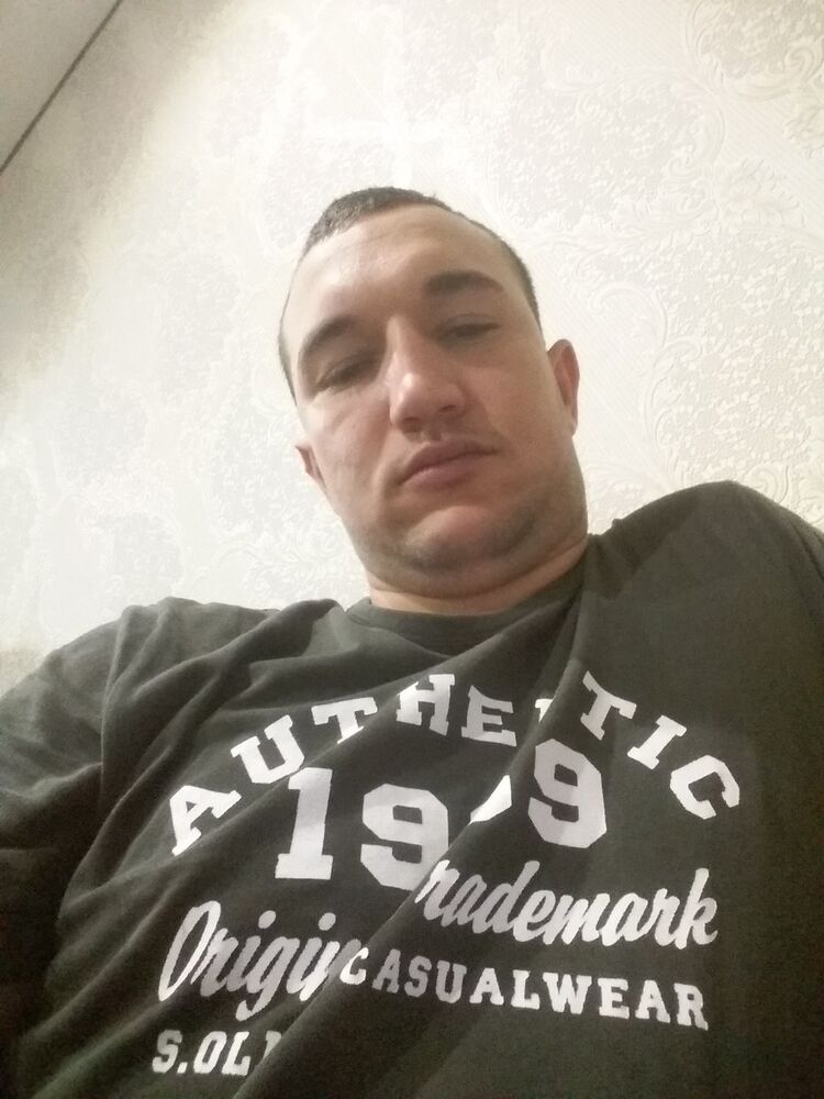  ,   Den, 32 ,   