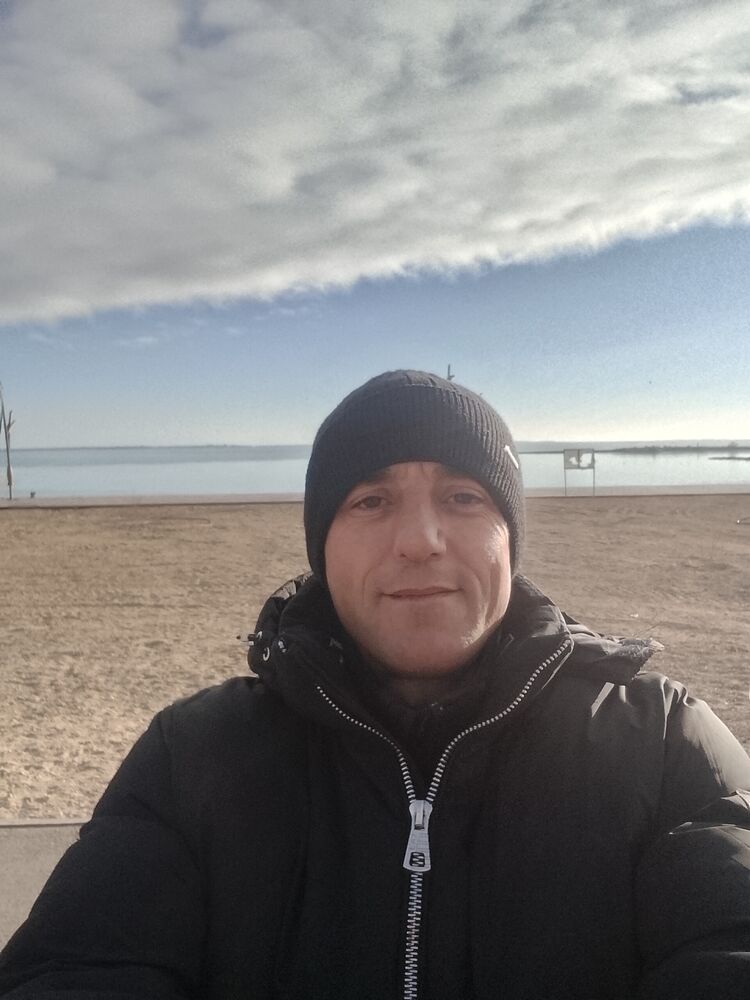  54694436  Pavel, 39 ,    