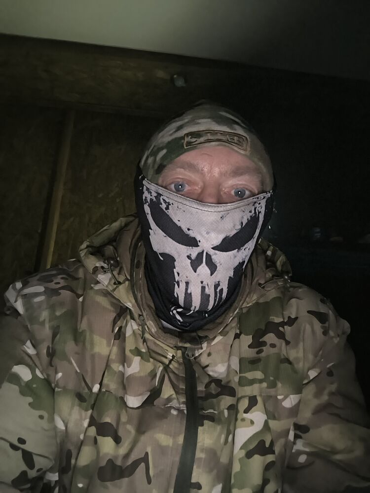  52541876  Pavel, 39 ,    