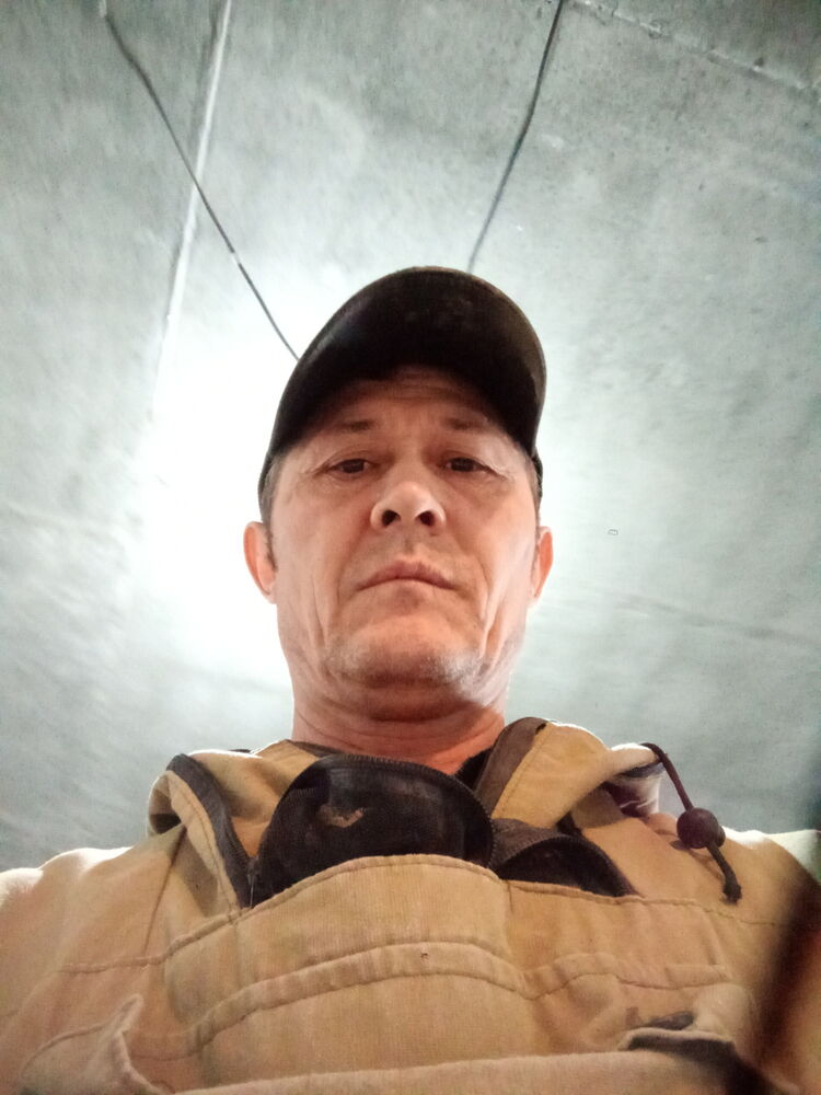  36845256  Lutfi, 49 ,    