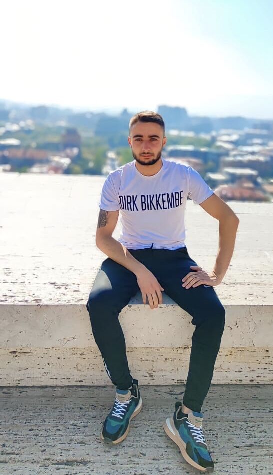  ,   Arman, 27 ,   ,   