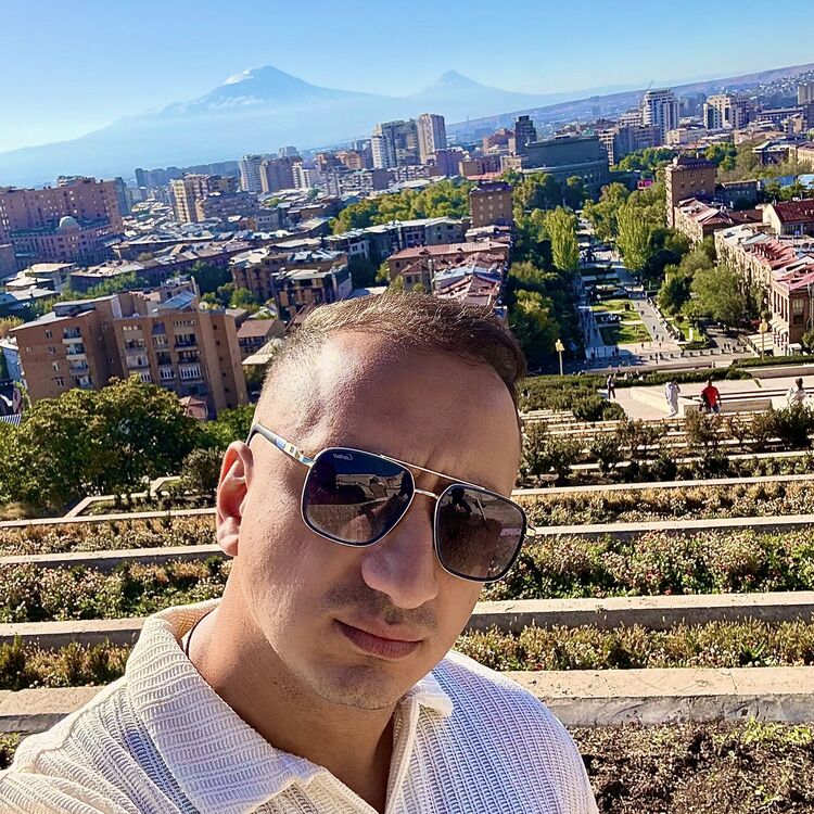  54001776  Artem, 35 ,    