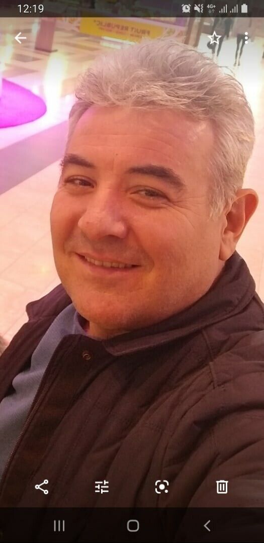  23447276  Hakan, 43 ,    