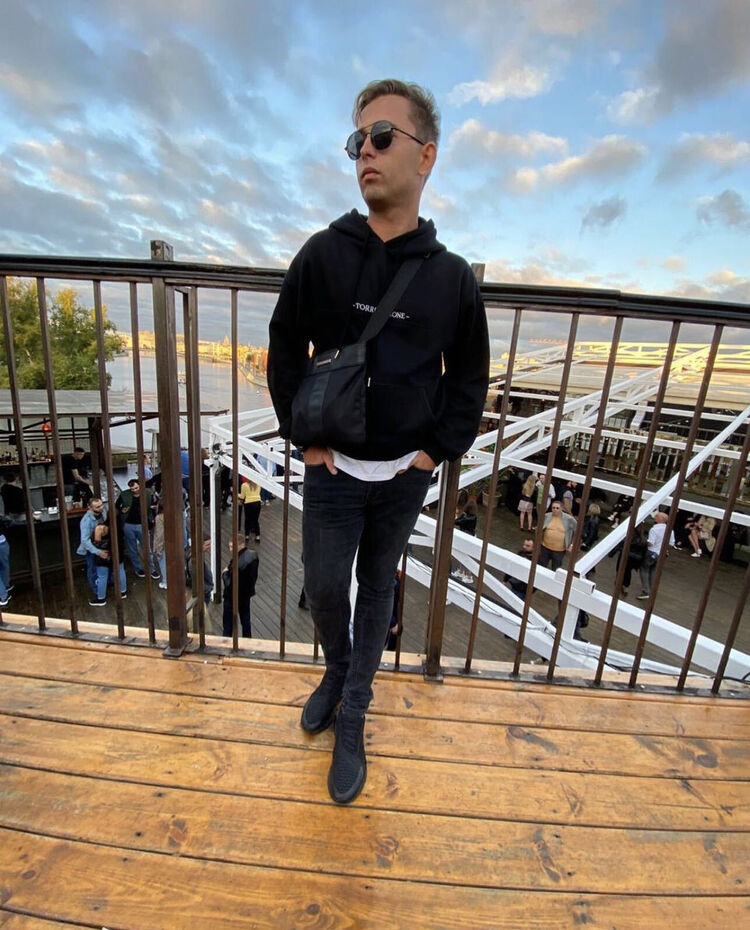  ,   Artyom, 31 ,   ,   , 